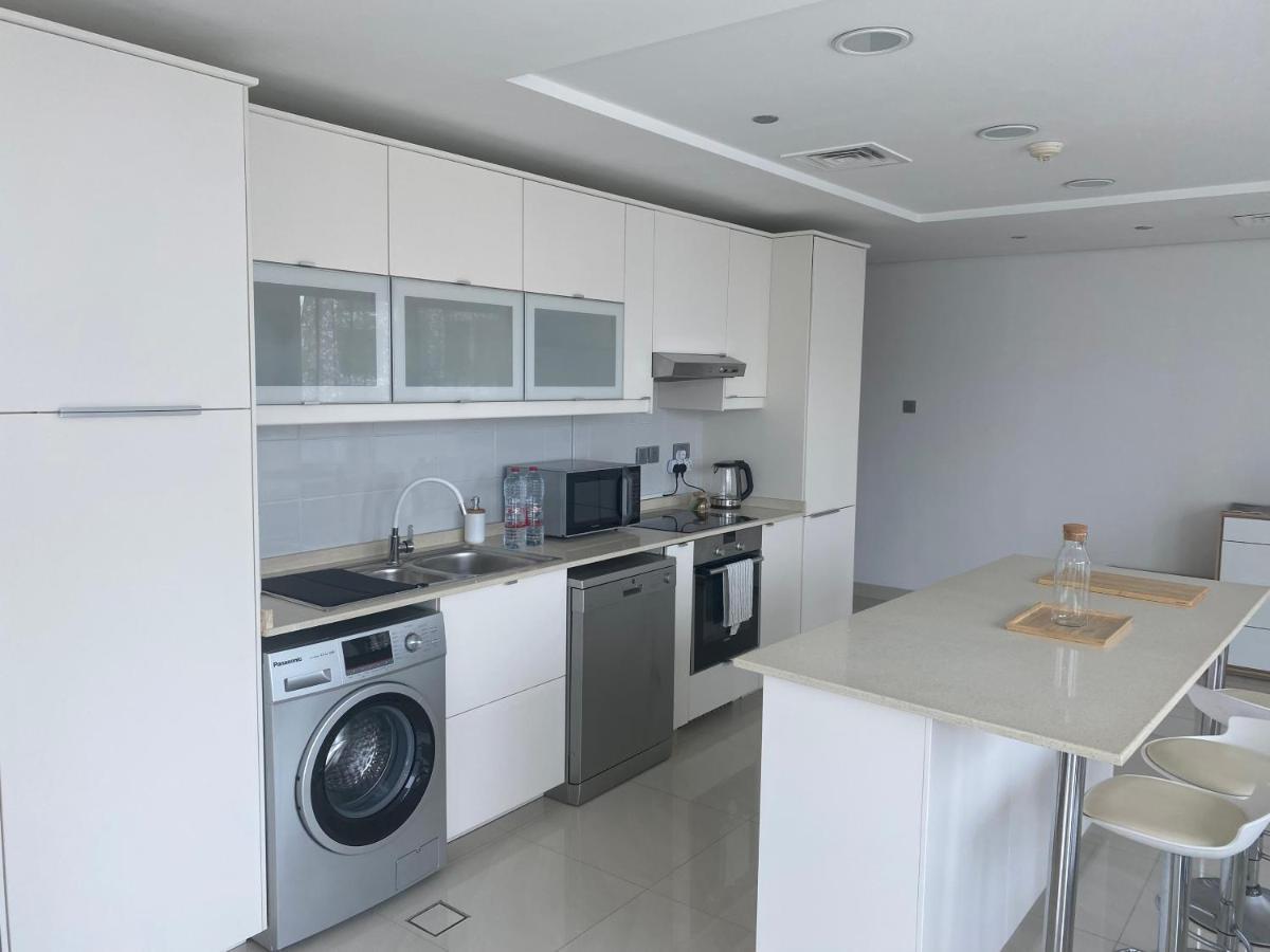 One Bedroom Apartment With Pool & Gym Near Marina Дубай Экстерьер фото
